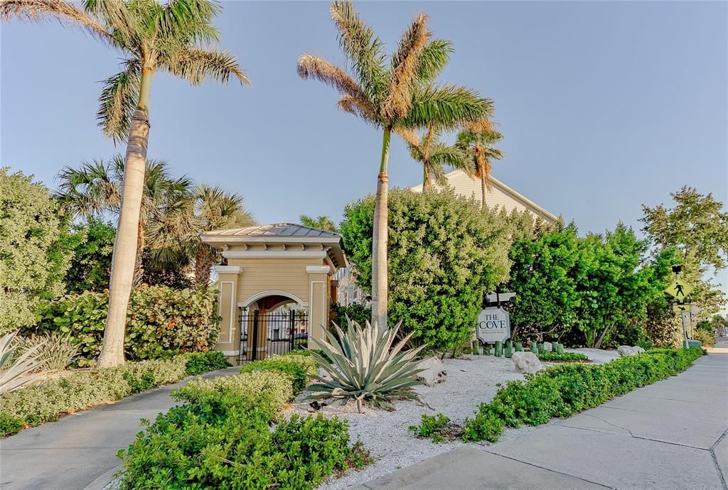 For Sale: $835,000 (3 beds, 3 baths, 1935 Square Feet)