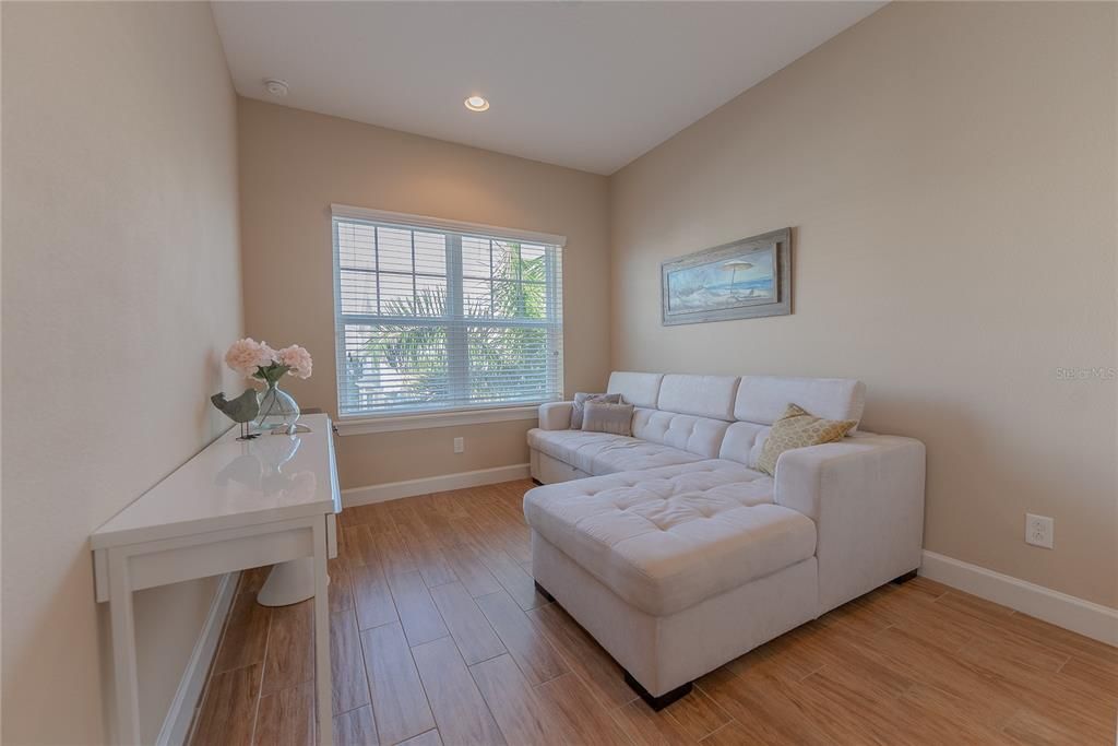 For Sale: $835,000 (3 beds, 3 baths, 1935 Square Feet)