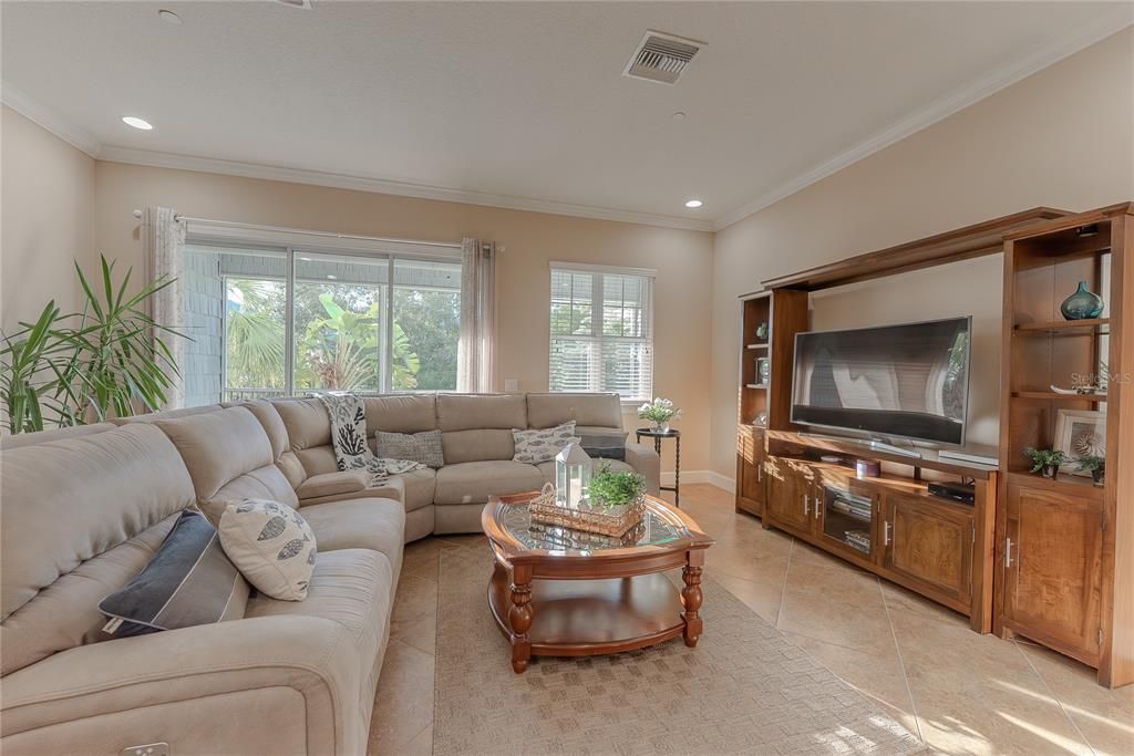 For Sale: $835,000 (3 beds, 3 baths, 1935 Square Feet)