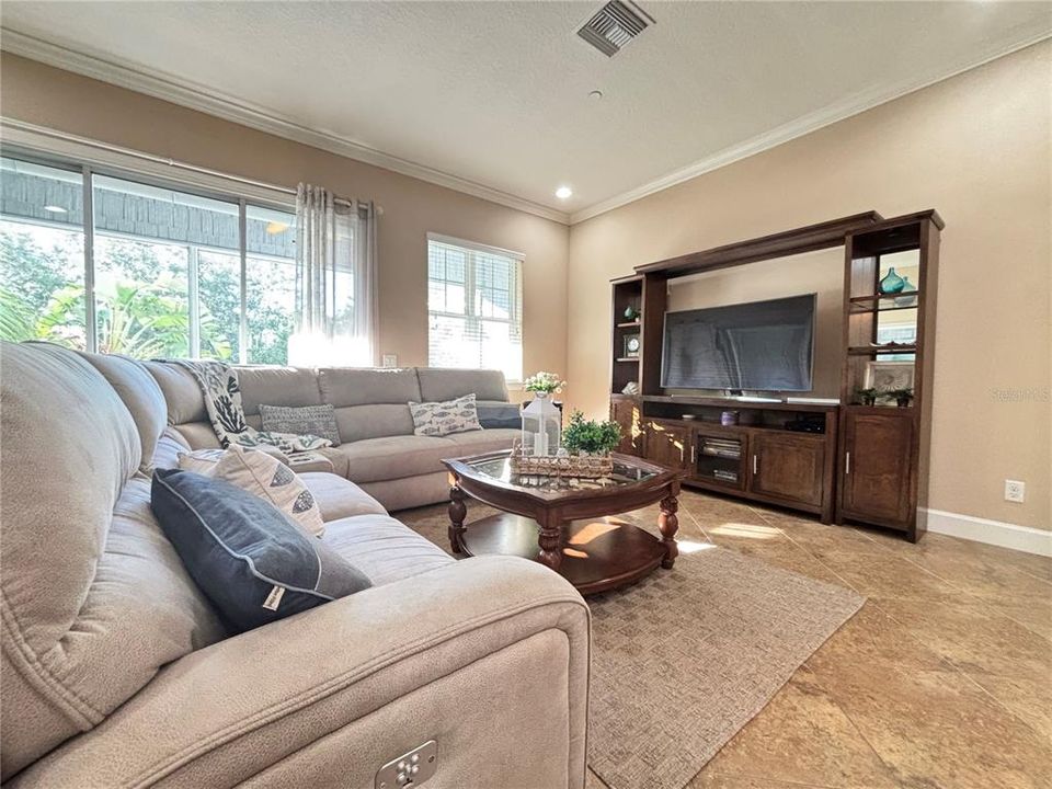 For Sale: $835,000 (3 beds, 3 baths, 1935 Square Feet)