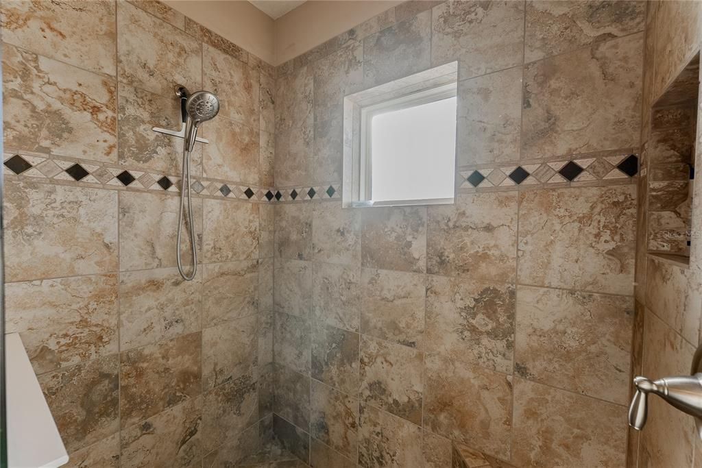 For Sale: $835,000 (3 beds, 3 baths, 1935 Square Feet)