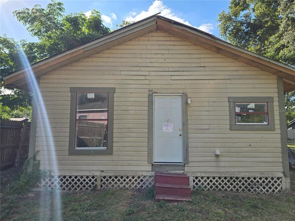 待售: $150,800 (3 贝兹, 1 浴室, 946 平方英尺)