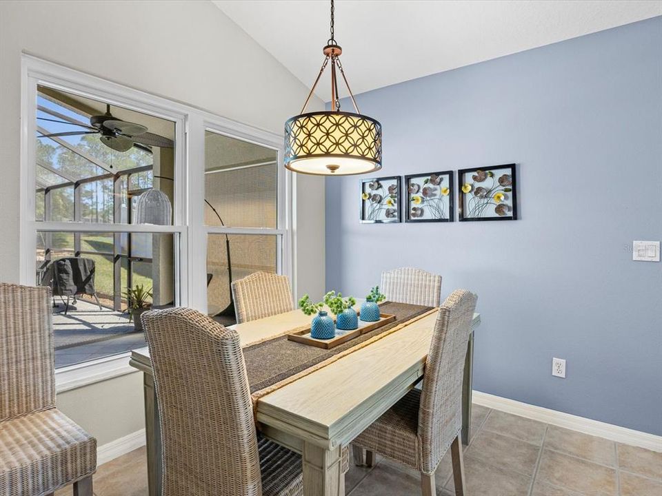 Под контрактом: $460,000 (3 спален, 2 ванн, 1514 Квадратных фут)