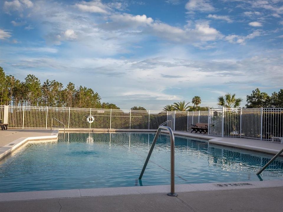 Под контрактом: $460,000 (3 спален, 2 ванн, 1514 Квадратных фут)