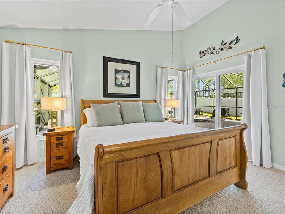 Под контрактом: $460,000 (3 спален, 2 ванн, 1514 Квадратных фут)