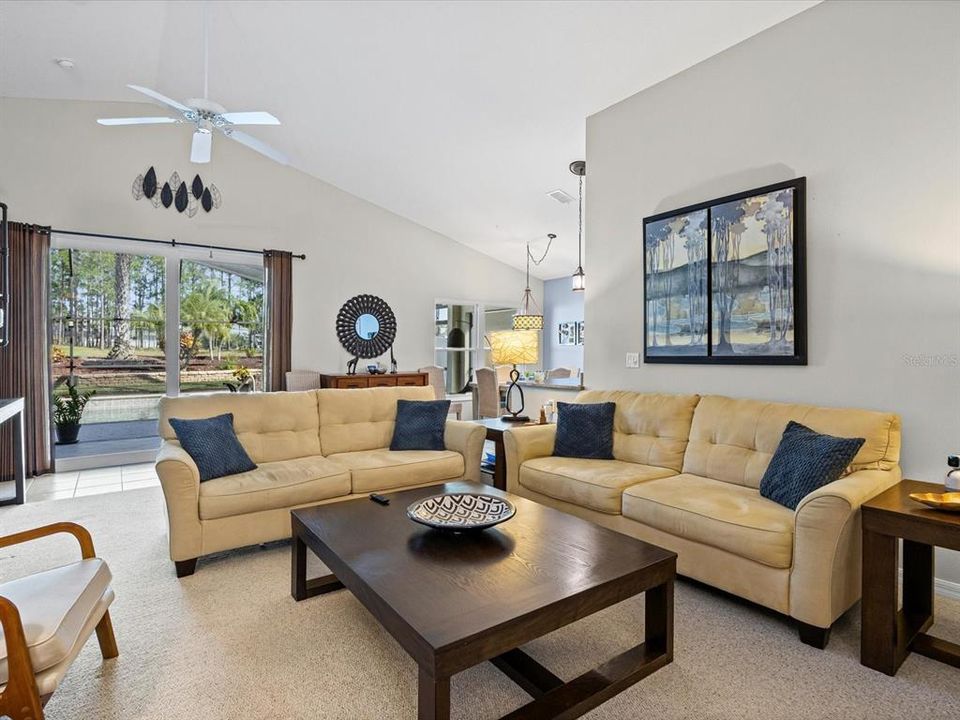 Под контрактом: $460,000 (3 спален, 2 ванн, 1514 Квадратных фут)