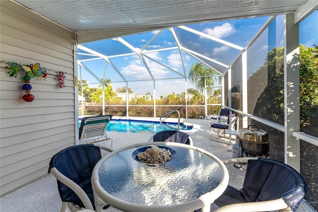 На продажу: $139,900 (2 спален, 2 ванн, 860 Квадратных фут)