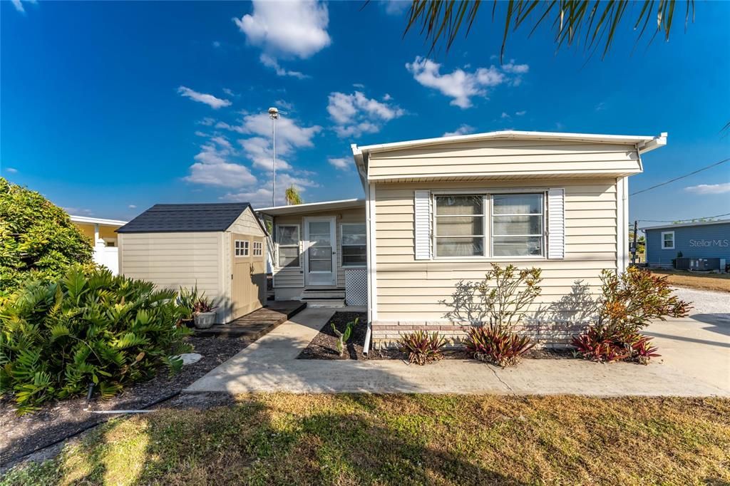 На продажу: $139,900 (2 спален, 2 ванн, 860 Квадратных фут)