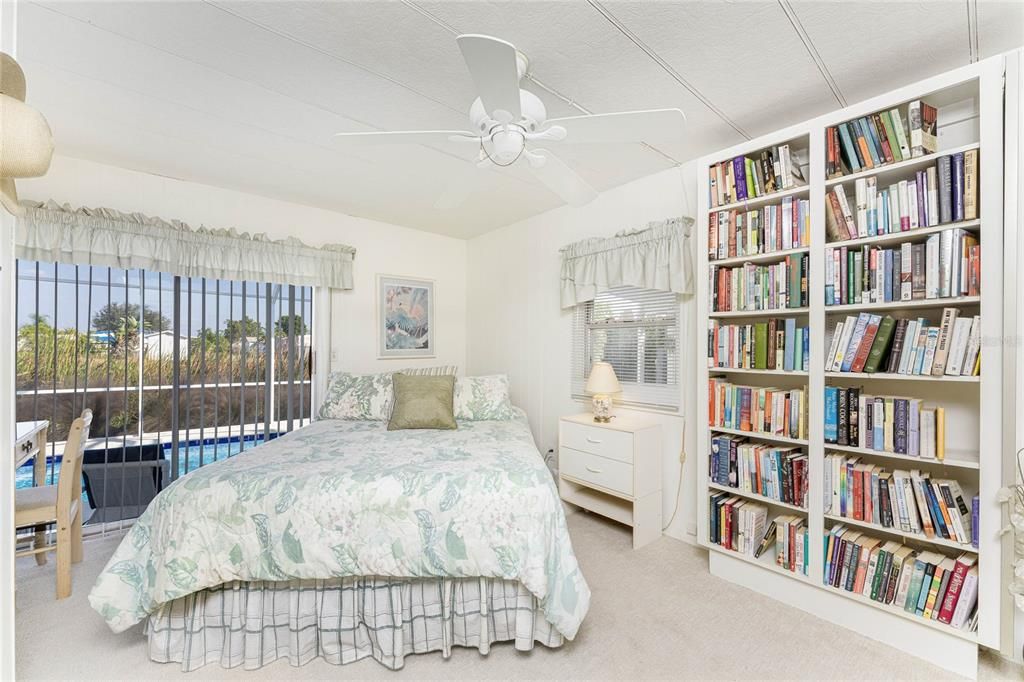 На продажу: $139,900 (2 спален, 2 ванн, 860 Квадратных фут)