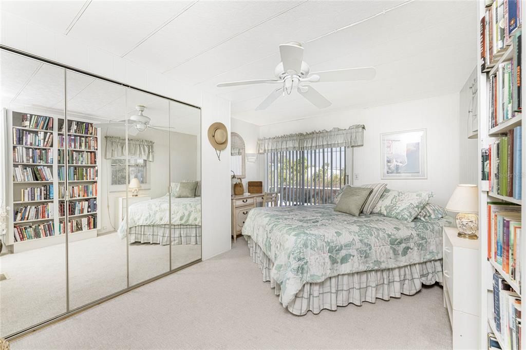 На продажу: $139,900 (2 спален, 2 ванн, 860 Квадратных фут)