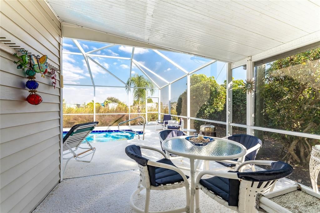 На продажу: $139,900 (2 спален, 2 ванн, 860 Квадратных фут)