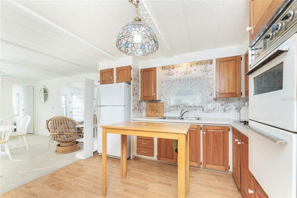 На продажу: $139,900 (2 спален, 2 ванн, 860 Квадратных фут)