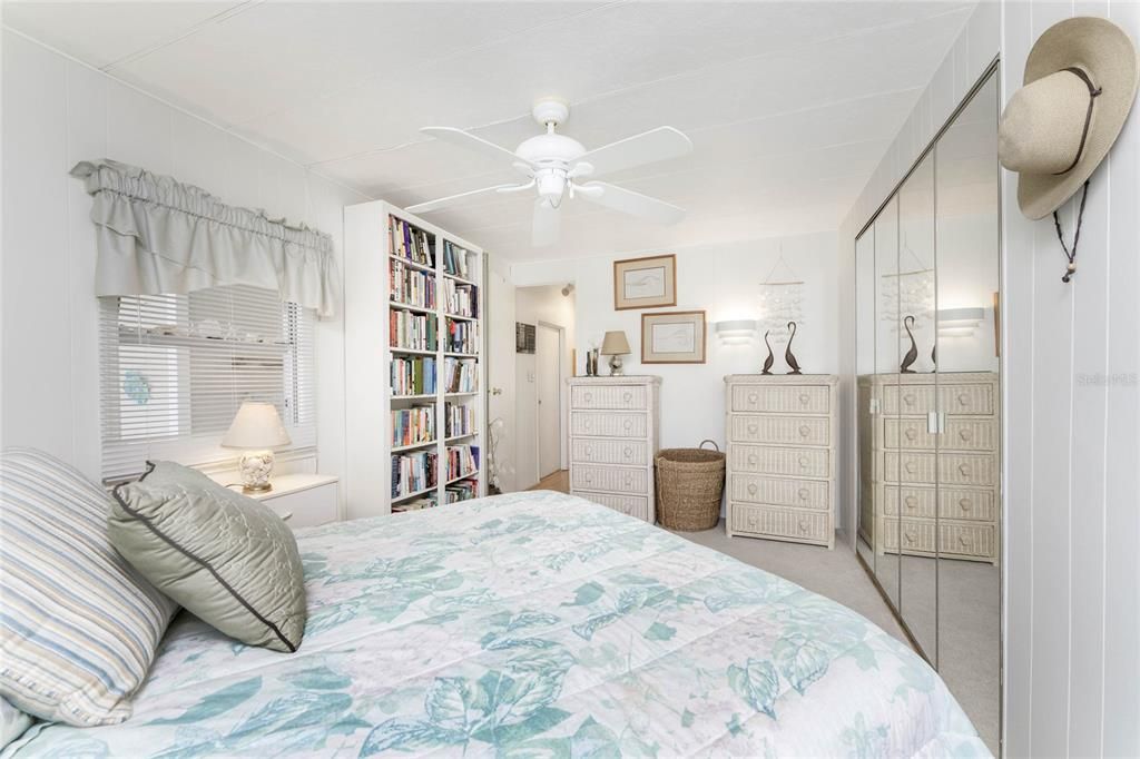 На продажу: $139,900 (2 спален, 2 ванн, 860 Квадратных фут)