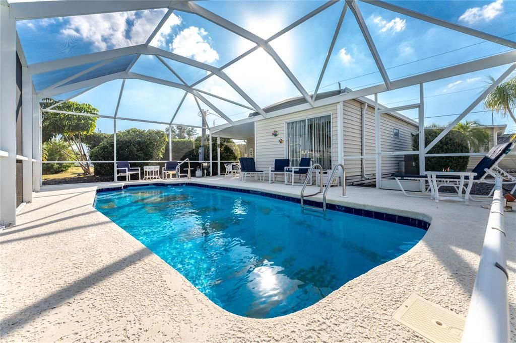 На продажу: $139,900 (2 спален, 2 ванн, 860 Квадратных фут)