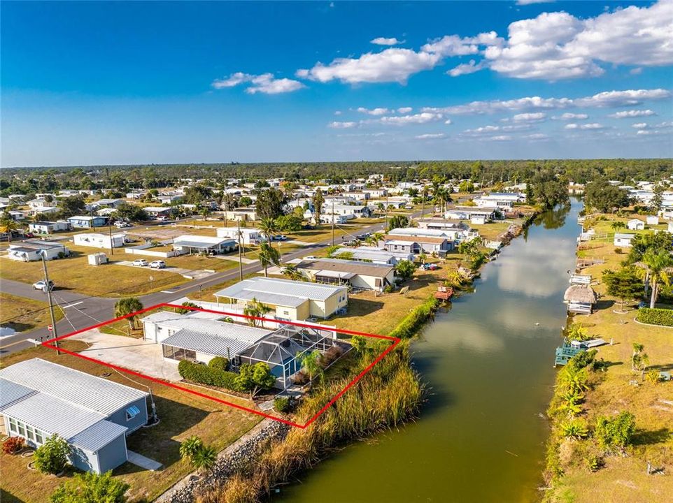 На продажу: $139,900 (2 спален, 2 ванн, 860 Квадратных фут)