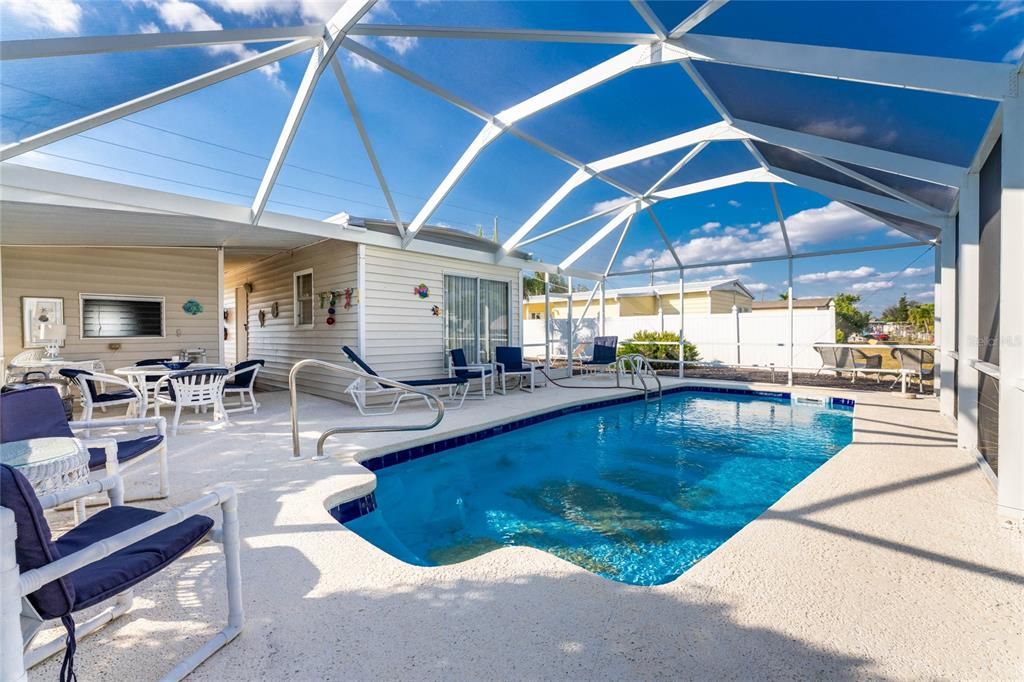 На продажу: $139,900 (2 спален, 2 ванн, 860 Квадратных фут)