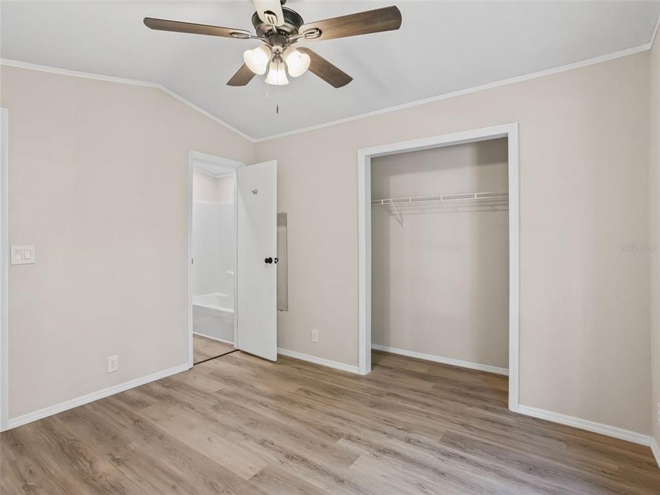 待售: $170,000 (3 贝兹, 2 浴室, 924 平方英尺)