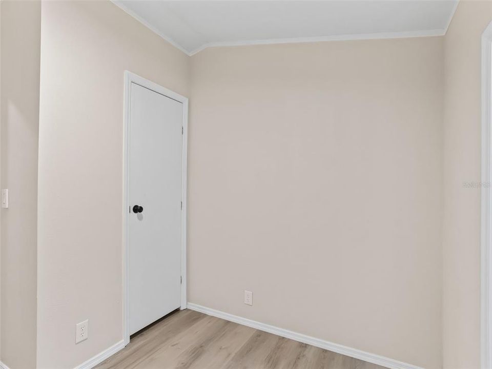 待售: $170,000 (3 贝兹, 2 浴室, 924 平方英尺)