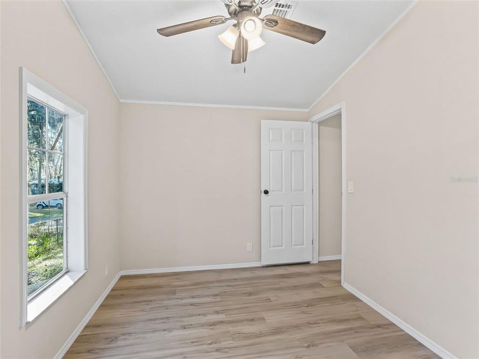 待售: $170,000 (3 贝兹, 2 浴室, 924 平方英尺)