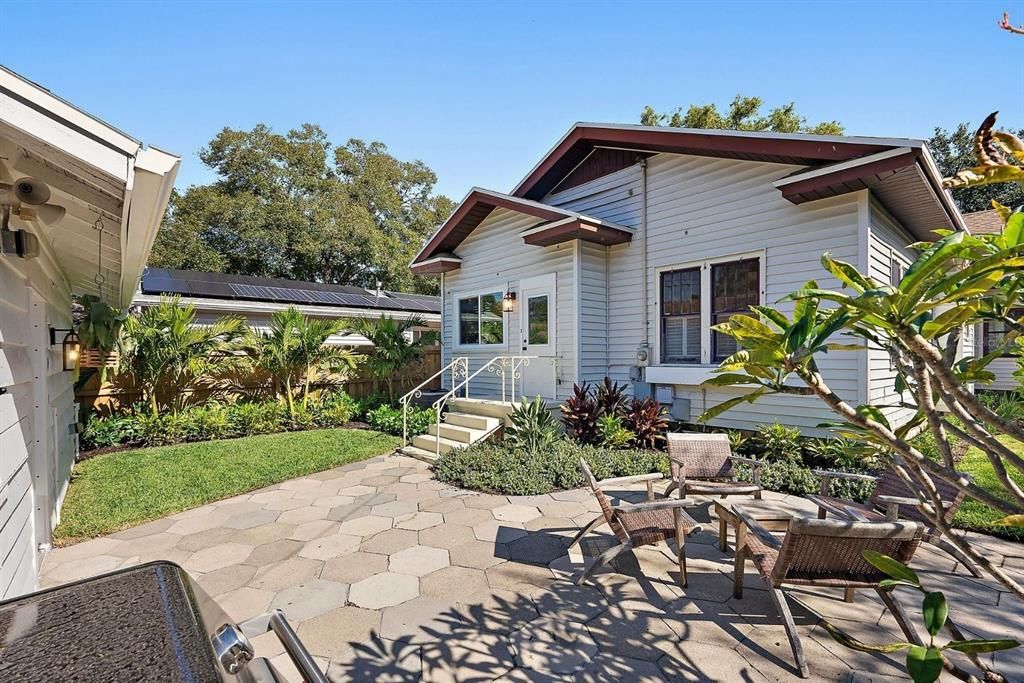 Под контрактом: $750,000 (3 спален, 2 ванн, 1648 Квадратных фут)