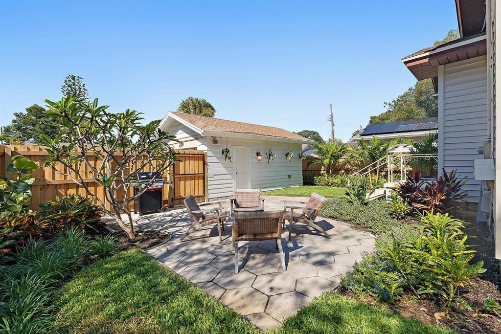 Под контрактом: $750,000 (3 спален, 2 ванн, 1648 Квадратных фут)