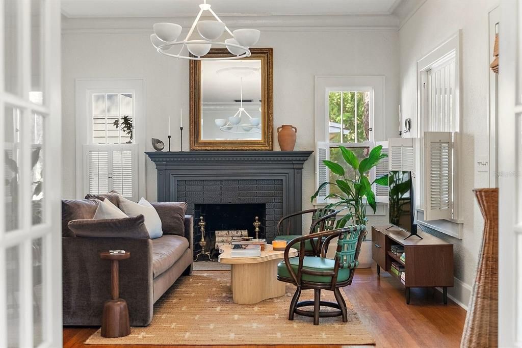 Под контрактом: $750,000 (3 спален, 2 ванн, 1648 Квадратных фут)