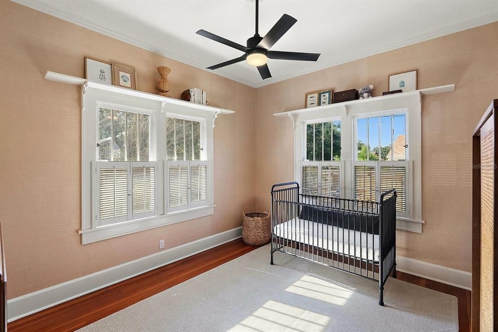 Под контрактом: $750,000 (3 спален, 2 ванн, 1648 Квадратных фут)