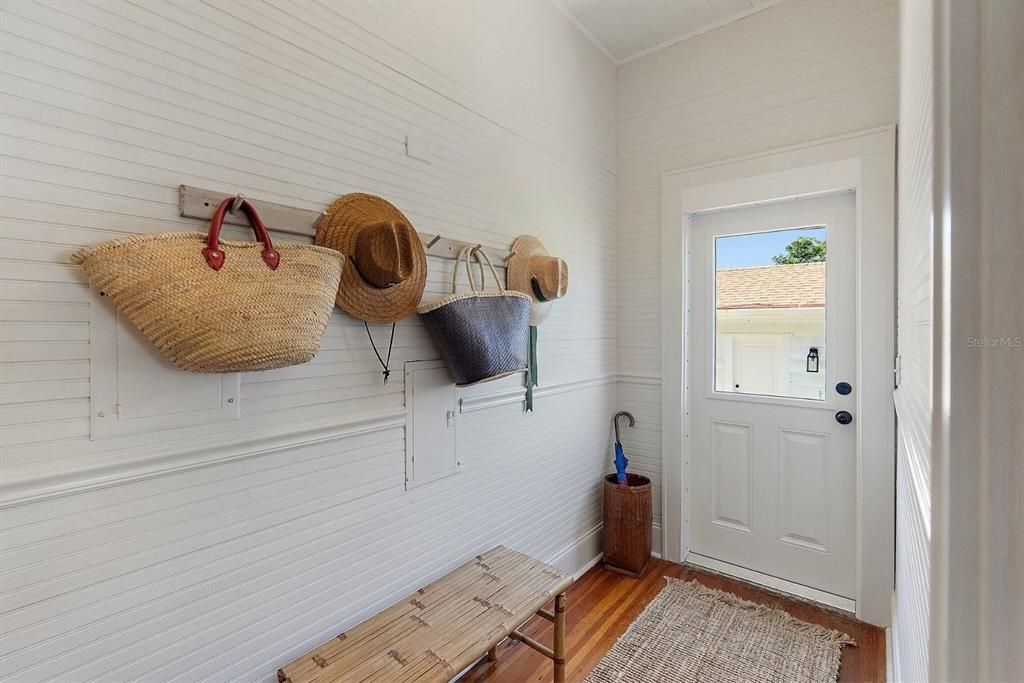 Под контрактом: $750,000 (3 спален, 2 ванн, 1648 Квадратных фут)