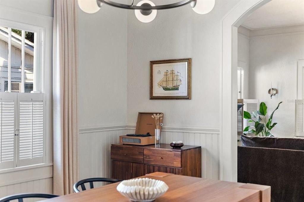 Под контрактом: $750,000 (3 спален, 2 ванн, 1648 Квадратных фут)