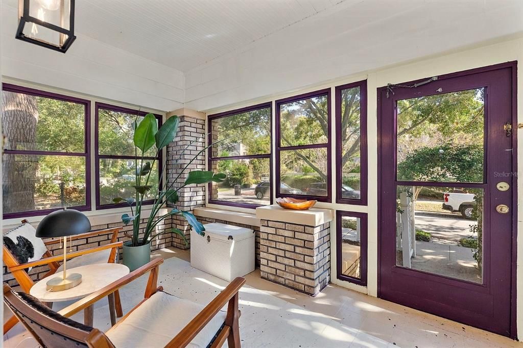 Под контрактом: $750,000 (3 спален, 2 ванн, 1648 Квадратных фут)