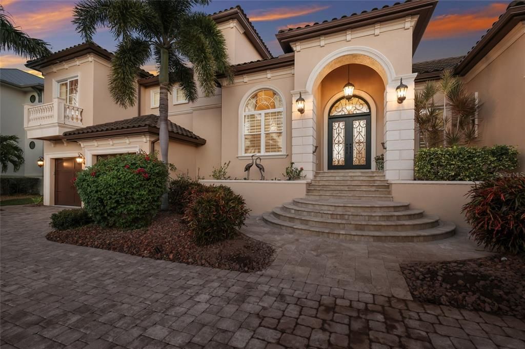 For Sale: $3,299,000 (3 beds, 4 baths, 4176 Square Feet)