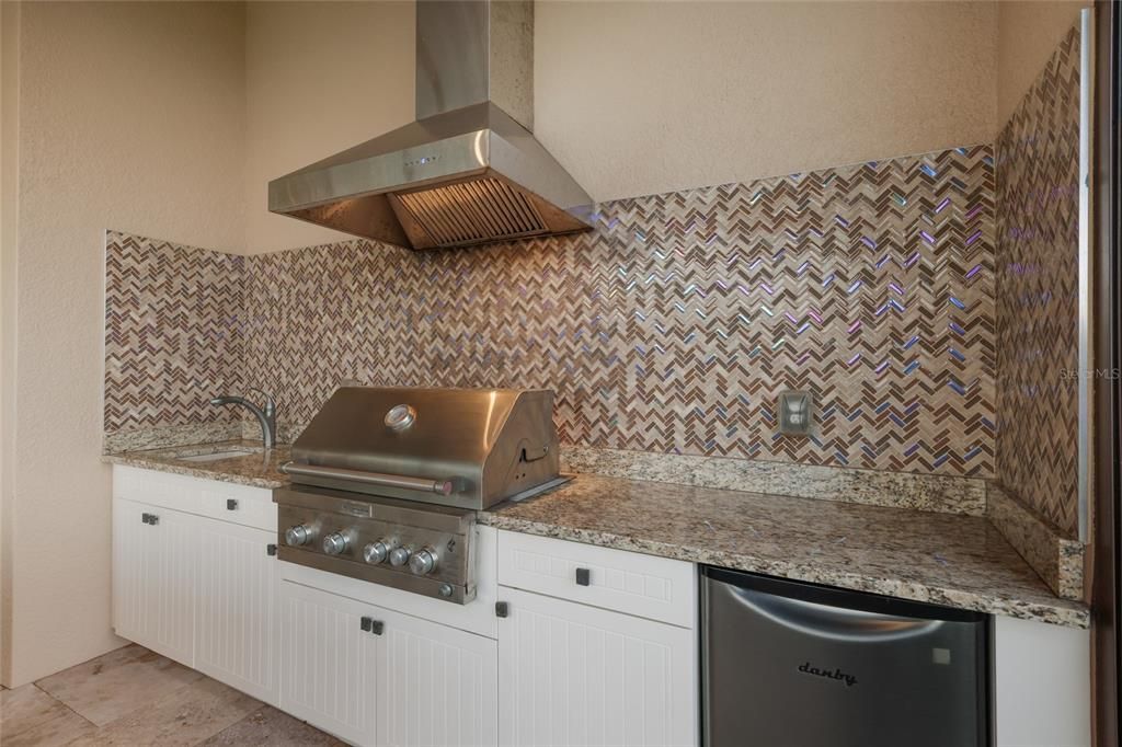 For Sale: $3,299,000 (3 beds, 4 baths, 4176 Square Feet)