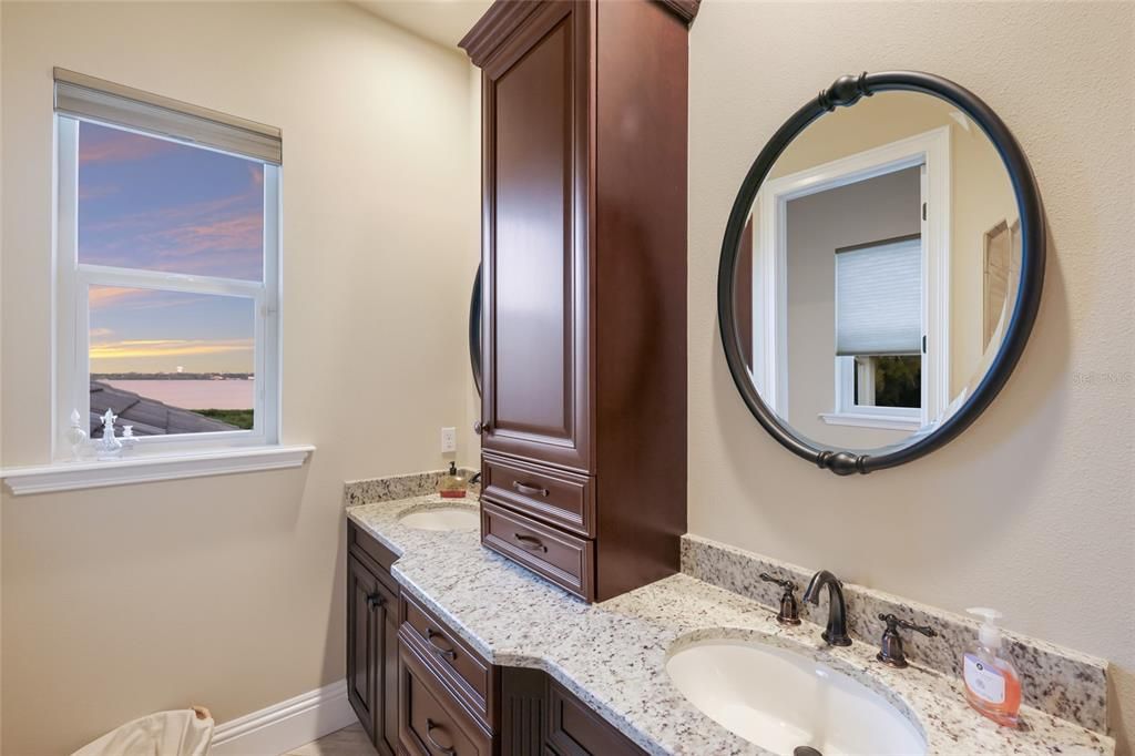 For Sale: $3,299,000 (3 beds, 4 baths, 4176 Square Feet)