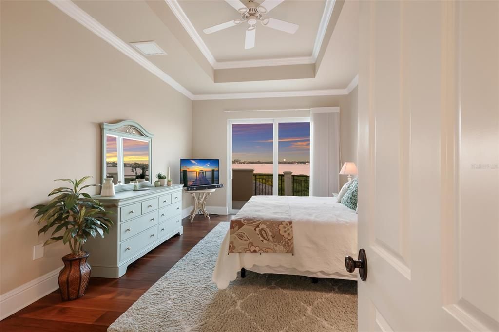 For Sale: $3,299,000 (3 beds, 4 baths, 4176 Square Feet)