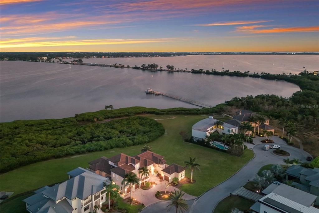 For Sale: $3,299,000 (3 beds, 4 baths, 4176 Square Feet)