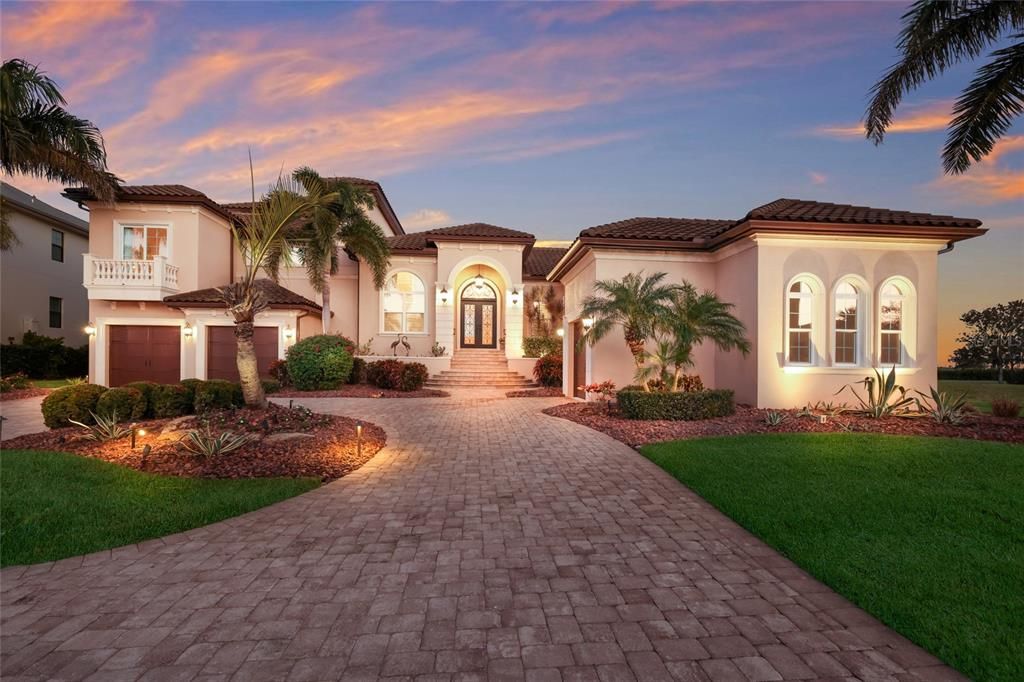 For Sale: $3,299,000 (3 beds, 4 baths, 4176 Square Feet)