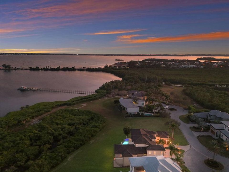 For Sale: $3,299,000 (3 beds, 4 baths, 4176 Square Feet)