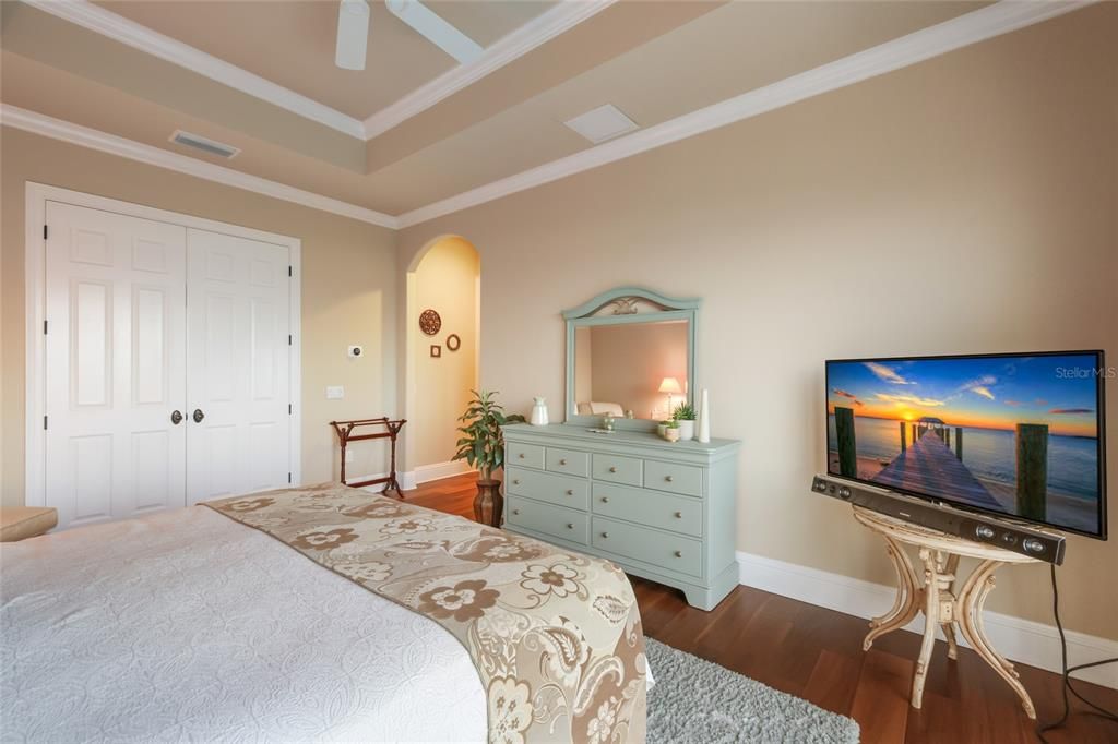 For Sale: $3,299,000 (3 beds, 4 baths, 4176 Square Feet)