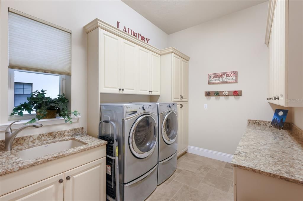 For Sale: $3,299,000 (3 beds, 4 baths, 4176 Square Feet)