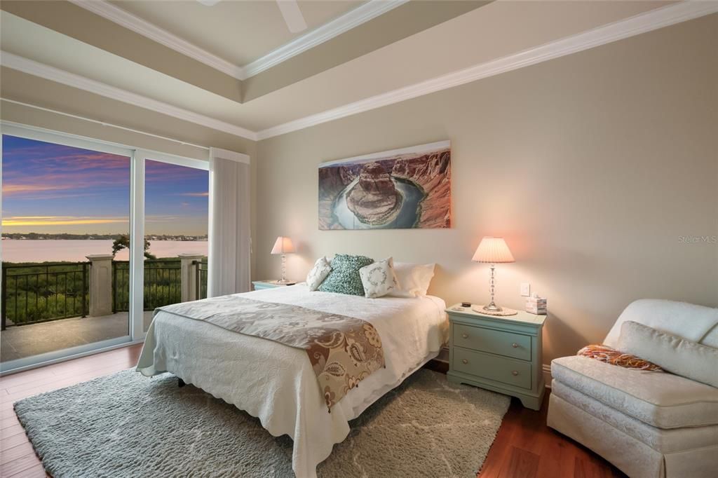 For Sale: $3,299,000 (3 beds, 4 baths, 4176 Square Feet)