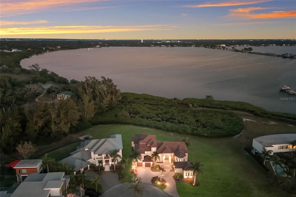 For Sale: $3,299,000 (3 beds, 4 baths, 4176 Square Feet)