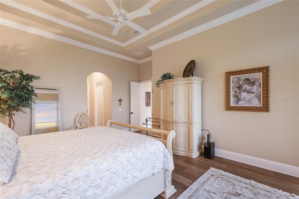 For Sale: $3,299,000 (3 beds, 4 baths, 4176 Square Feet)