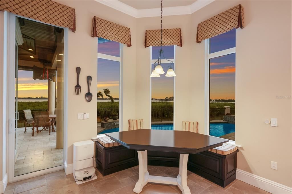 For Sale: $3,299,000 (3 beds, 4 baths, 4176 Square Feet)