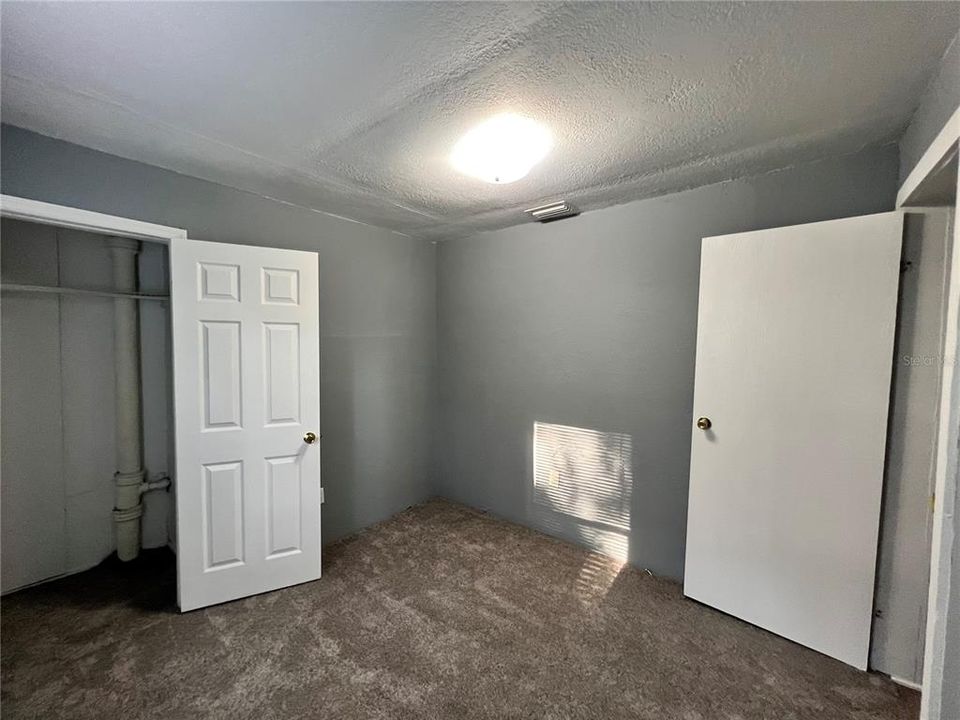 For Rent: $1,195 (2 beds, 1 baths, 918 Square Feet)