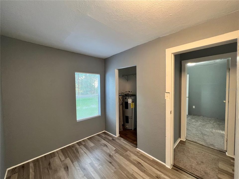 For Rent: $1,195 (2 beds, 1 baths, 918 Square Feet)