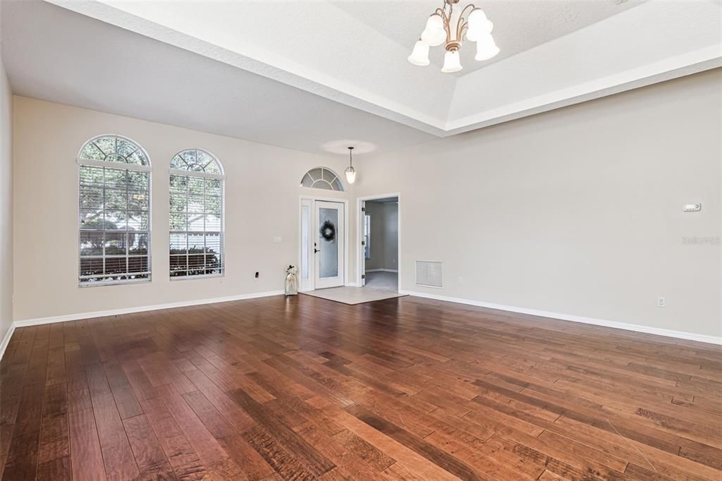 待售: $565,000 (4 贝兹, 2 浴室, 2587 平方英尺)