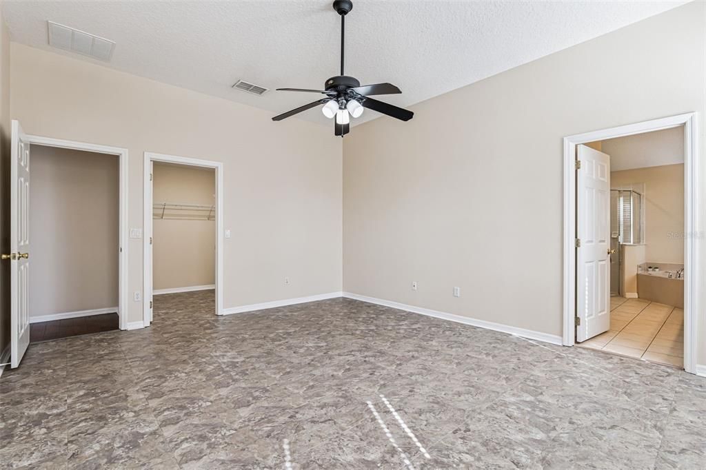 待售: $565,000 (4 贝兹, 2 浴室, 2587 平方英尺)