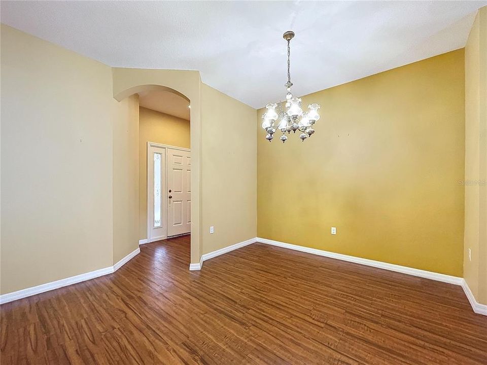 For Sale: $263,000 (2 beds, 2 baths, 1243 Square Feet)