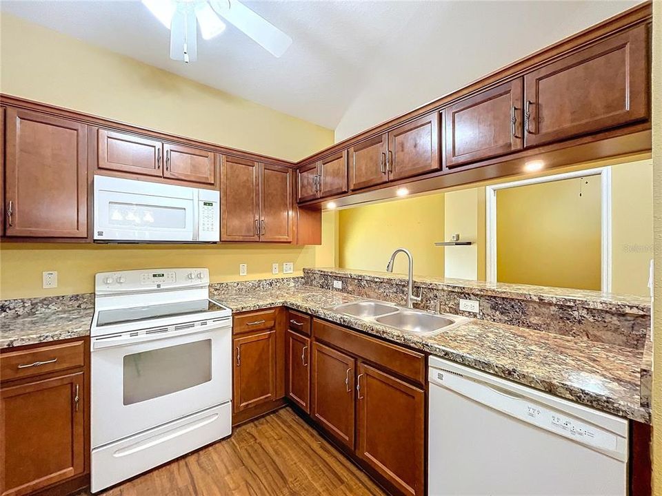 For Sale: $263,000 (2 beds, 2 baths, 1243 Square Feet)