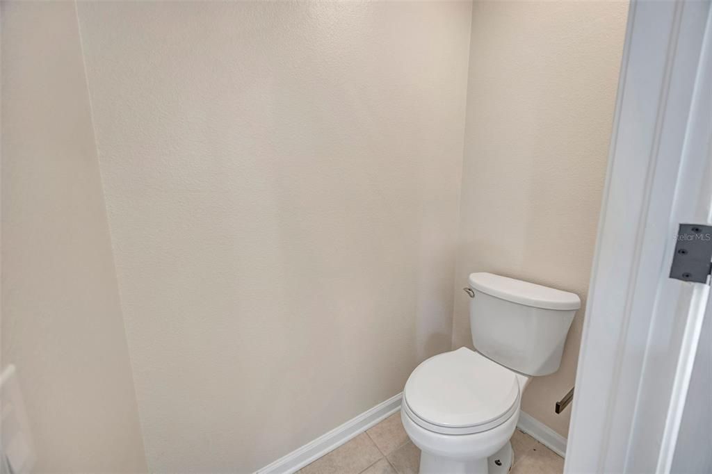 合同活跃: $2,300 (3 贝兹, 2 浴室, 1644 平方英尺)